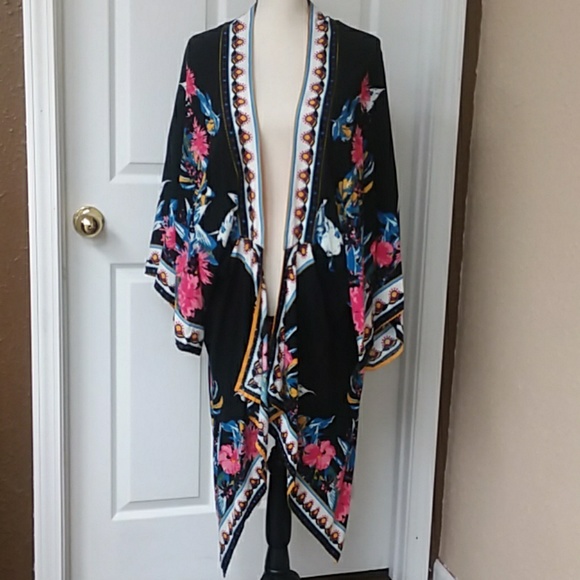 Flying Tomato Other - Flying Tomato kimono/swim cover up EUC M/L